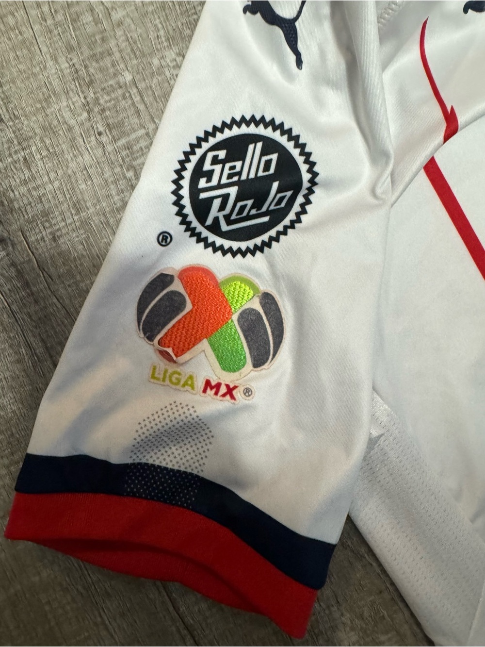 Puma Chivas White Home Jersey - Men’s Soccer Shirt - Picture 4 of 4